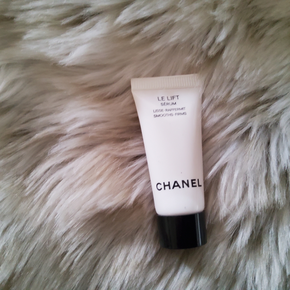 Chanel Bundle...2 Gift Bags/Chanel Shipping Box & Le Lift - Picture 13 of 15